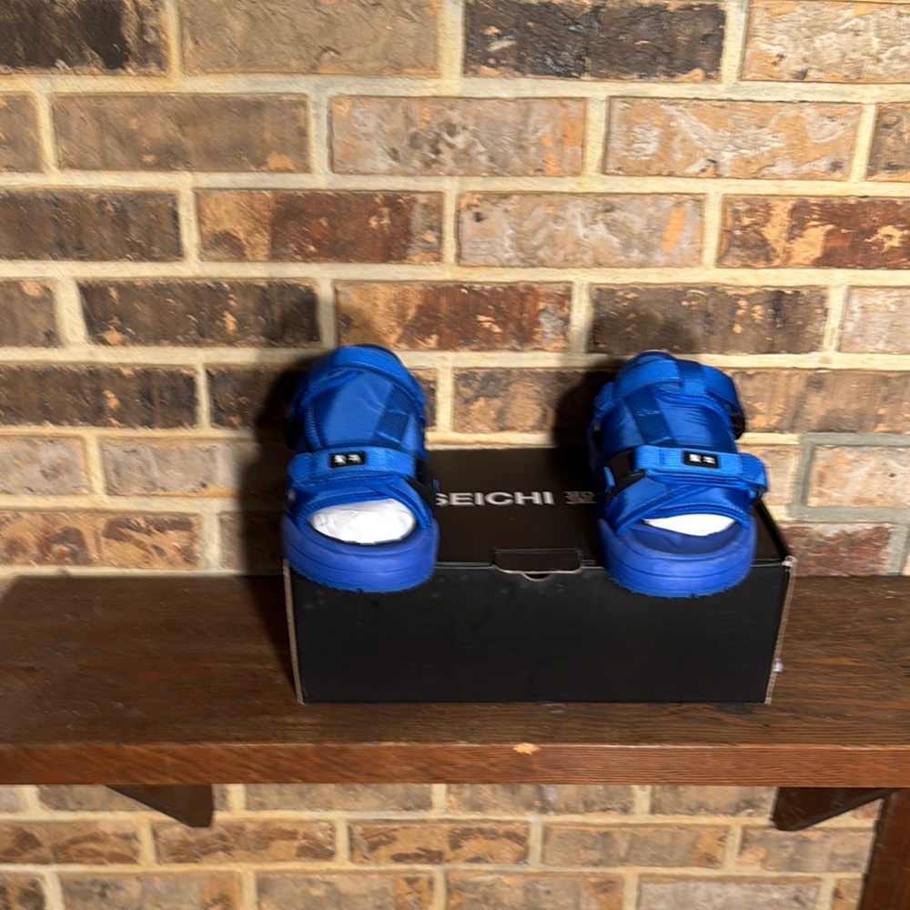 Vibrant Blue Sandals with Modern Strap Design